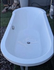 Duravit Shark Freestanding Acrylic Oval Bathtub White Center Drain Overflow