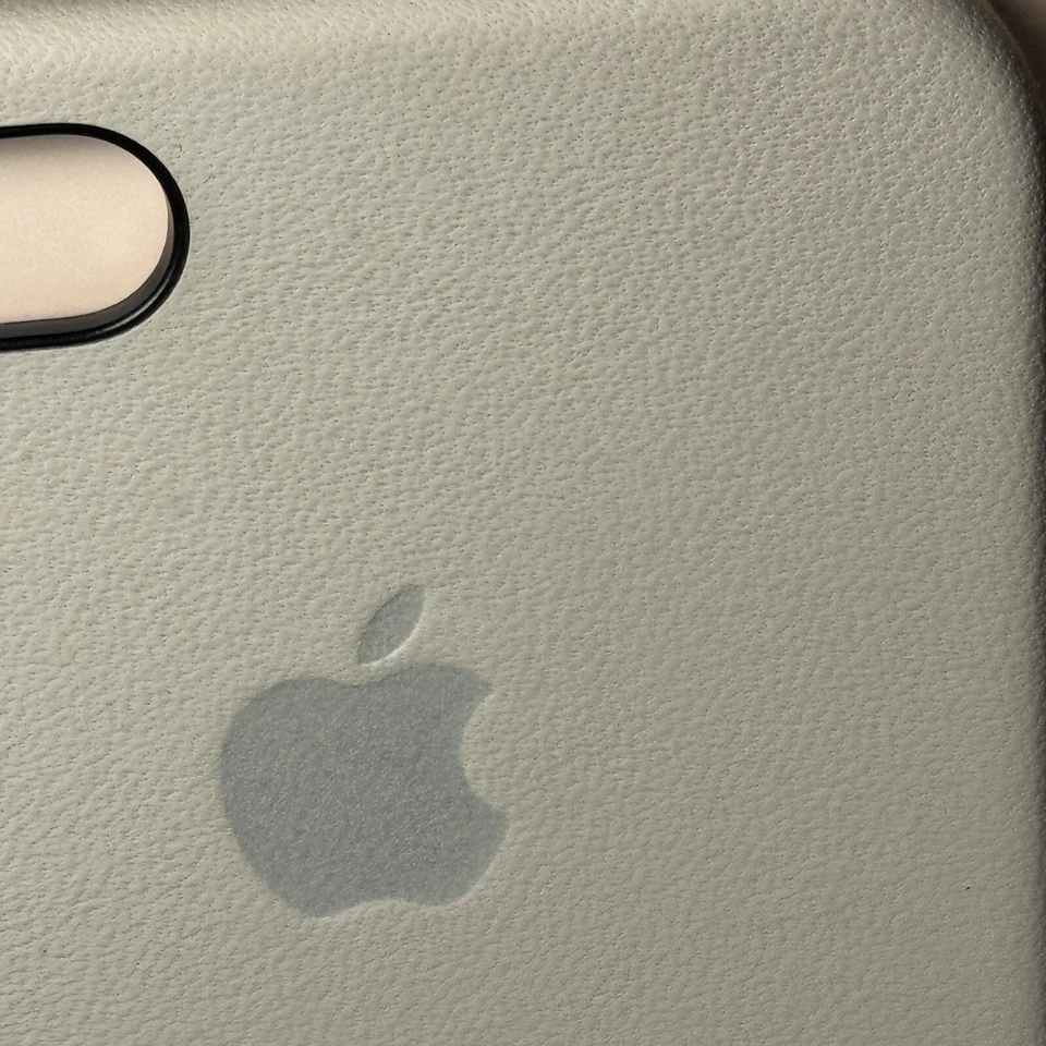 Funda de Cuero Apple Auténtica Beige iPhone 5S MF042ZM/A Foto 2 de 4