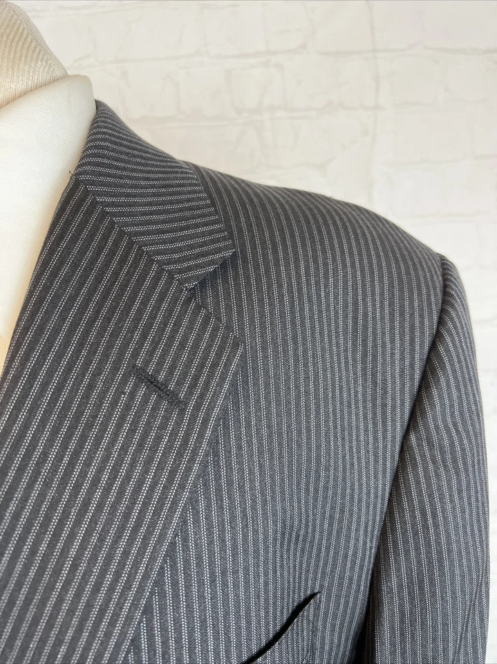 Hickey Freeman Men's Dark Gray Striped Wool Suit 44R 38X28 $2,395 - Image 2 of 4