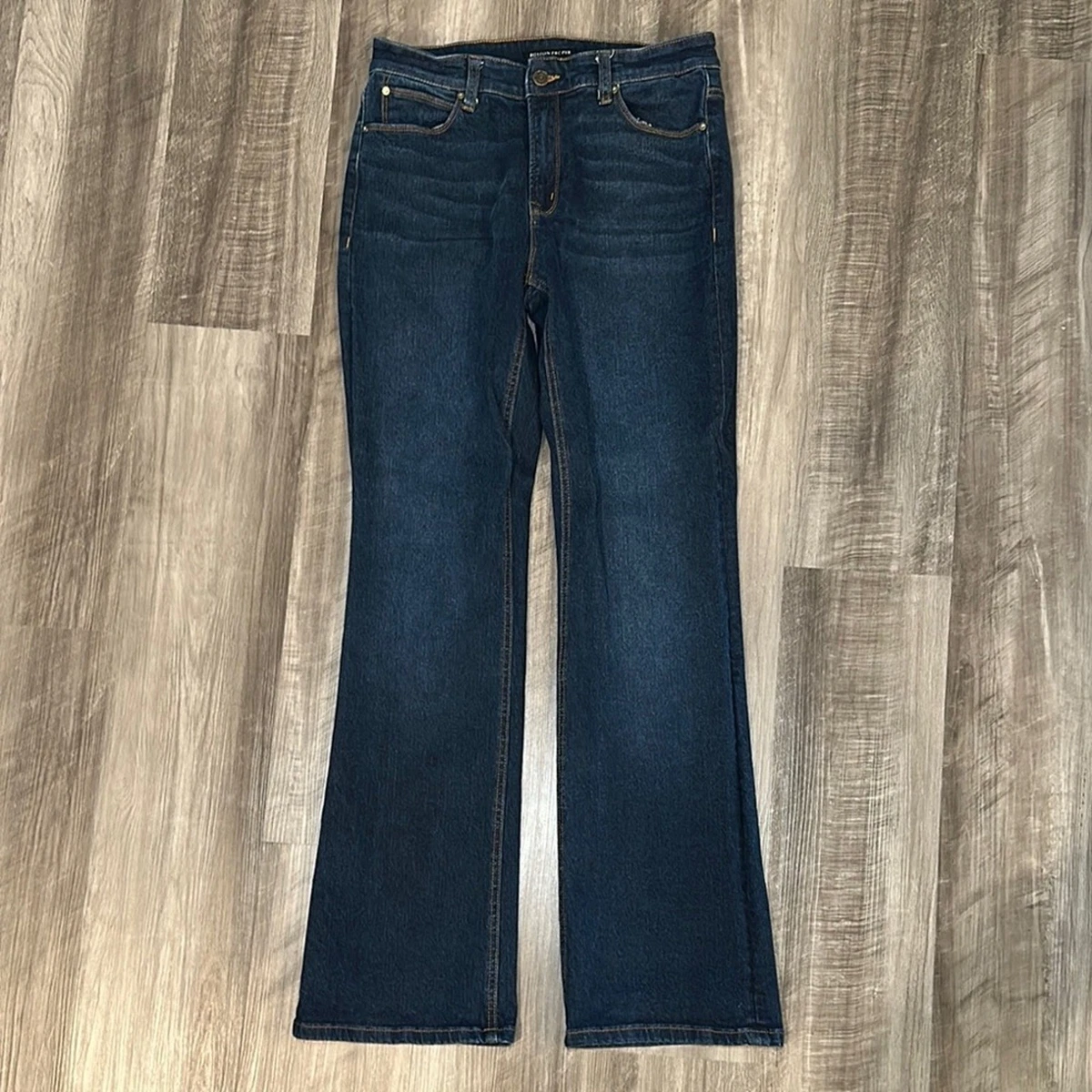 Jean Boston Proper Femme Taille 8 - Straight Skinny Light Wash Déchiré - Occasion