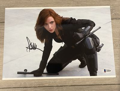 SCARLETT JOHANSSON SIGNED 8x12 PHOTO BAS BLACK WIDOW BAS BECKETT