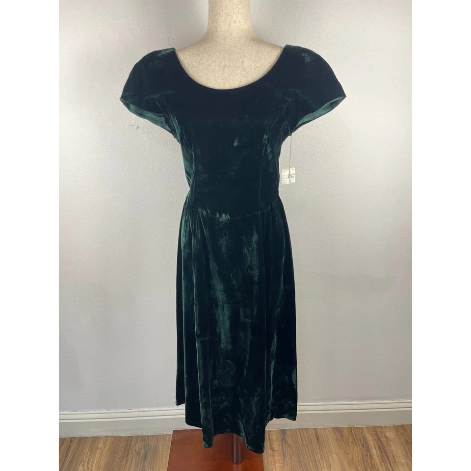 Vestido midi vintage anos 80 anos 90 Donna Ricco verde esmeralda veludo cintura amarrada feminino 8 - Imagem 3 de 4