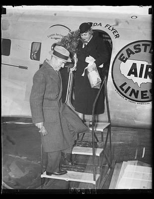 Photo:Eddie Rickenbacker Mrs W.W. Wilson 1935 Eastern Air Lines Plane Trip