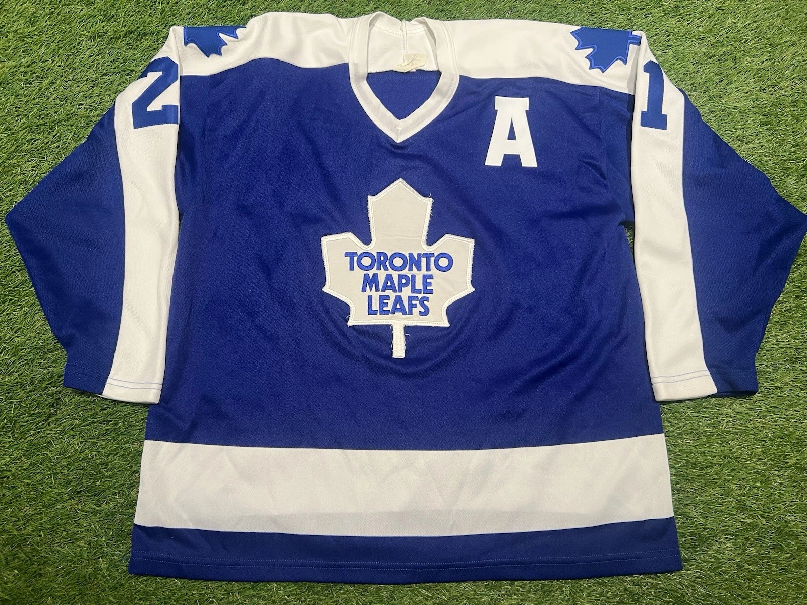 CCM Borje Salming Toronto Maple Leafs White NHL Hockey Jersey Sz XL - Picture 2 of 5