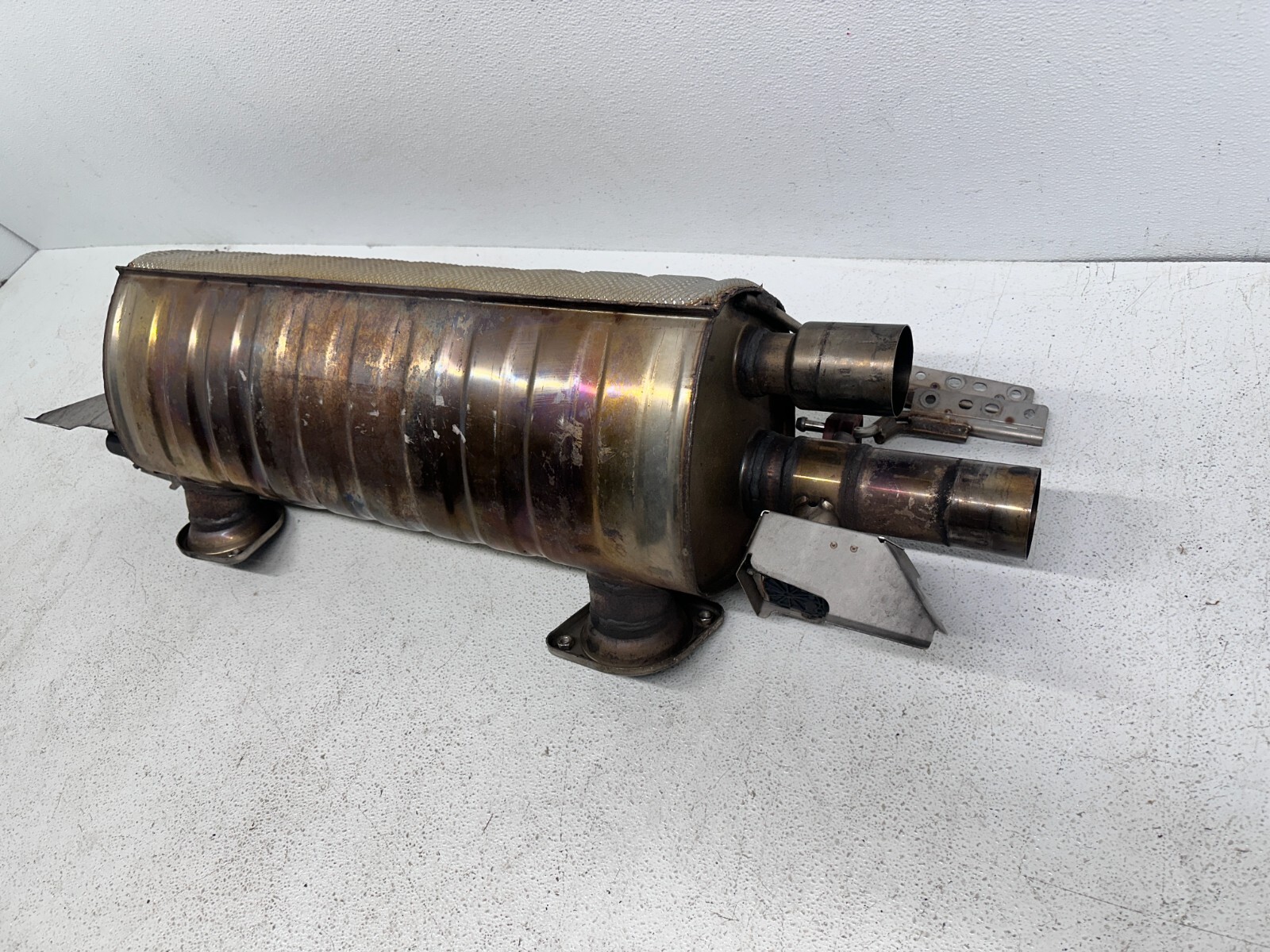 2018-2022 ASTON MARTIN VANTAGE V8 4.0L MUFFLER SS QUAD EXHAUST OEM KY63-5230-CA