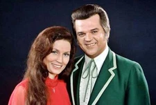 Conway Twitty and Loretta Lynn 8x10 Picture Celebrity Print