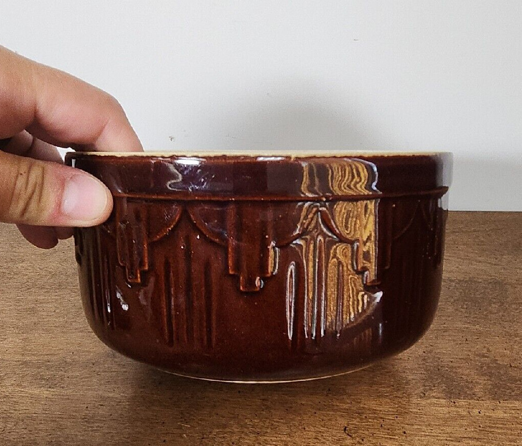 SCARCE DESIGN BROWN STONEWARE CROCK WITH DOME LID