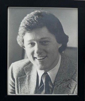 Bill Clinton ehemaliger US-Präsident handsigniertes gerahmtes Foto 25 cm x 20 cm & COA