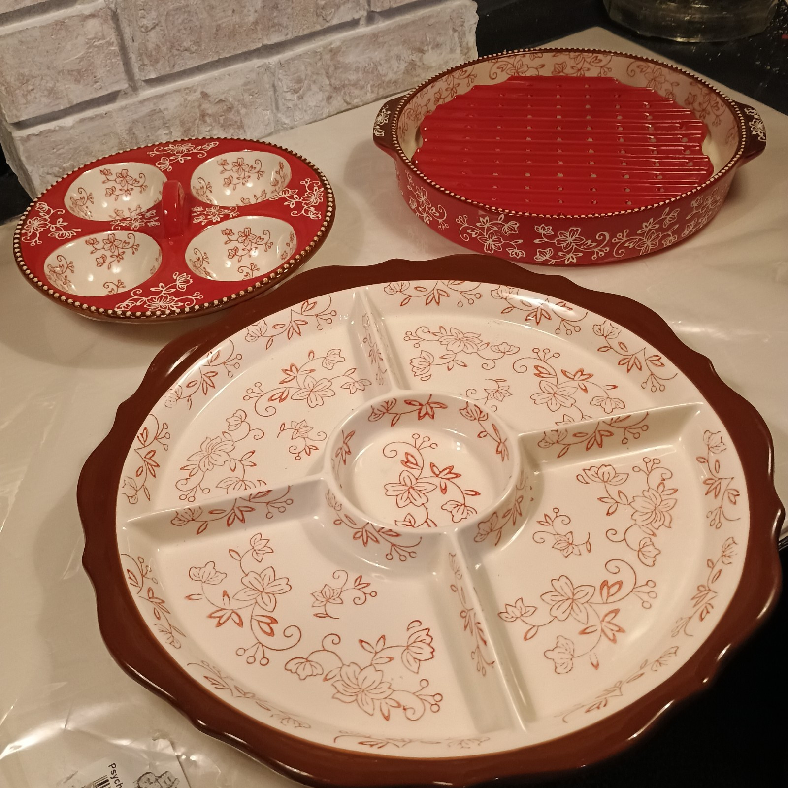 Pieces) Temptations Bakeware Set Red Floral Lace Cranberry Pie