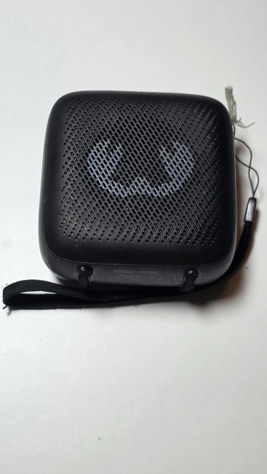 Fresh ’n Rebel Bluetooth Lautsprecher 11x6x11 cm, Spritzwassergeschützt, Schwarz - Bild 3 von 4
