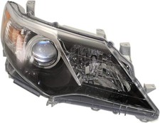 Pass Side Halogen Headlight Toyota Camry SE Sport 2012-2014 w/Bulbs 8111006800