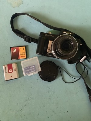 Sony Cyber-shot DSC-H3 8.1MP Digital Camera Case 2 Batteries & Charger SD Card