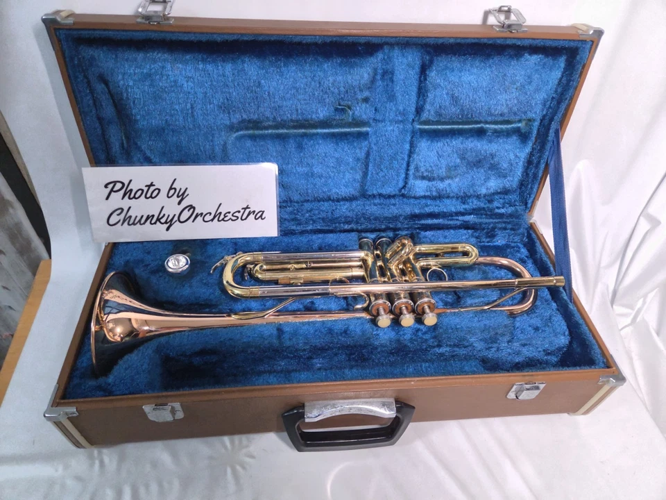 YAMAHA Trumpet YTR-333 Red Bell gold brass with hard case Playable #2245 - Image 2 of 4