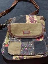 Sakroots Flower Floral Crossbody Canvas Purse Peace Charm Zipper New Boho