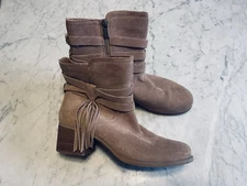 Koolaburra by UGG Women’s 10  Suede Ankle Boots Booties Fringe Side Zip Beige