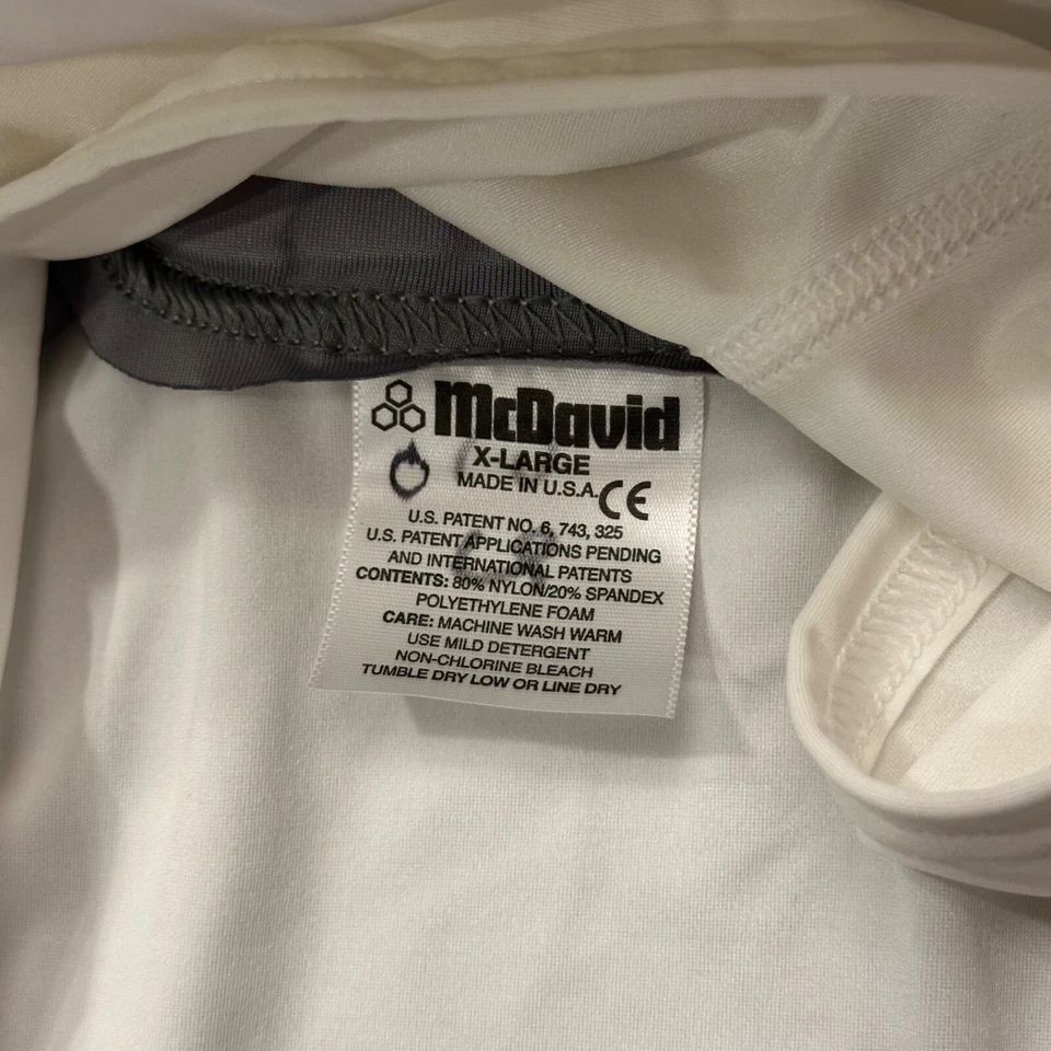 Camiseta sin mangas de compresión acolchada McDavid para hombre, talla XL, blanca Foto 3 de 3