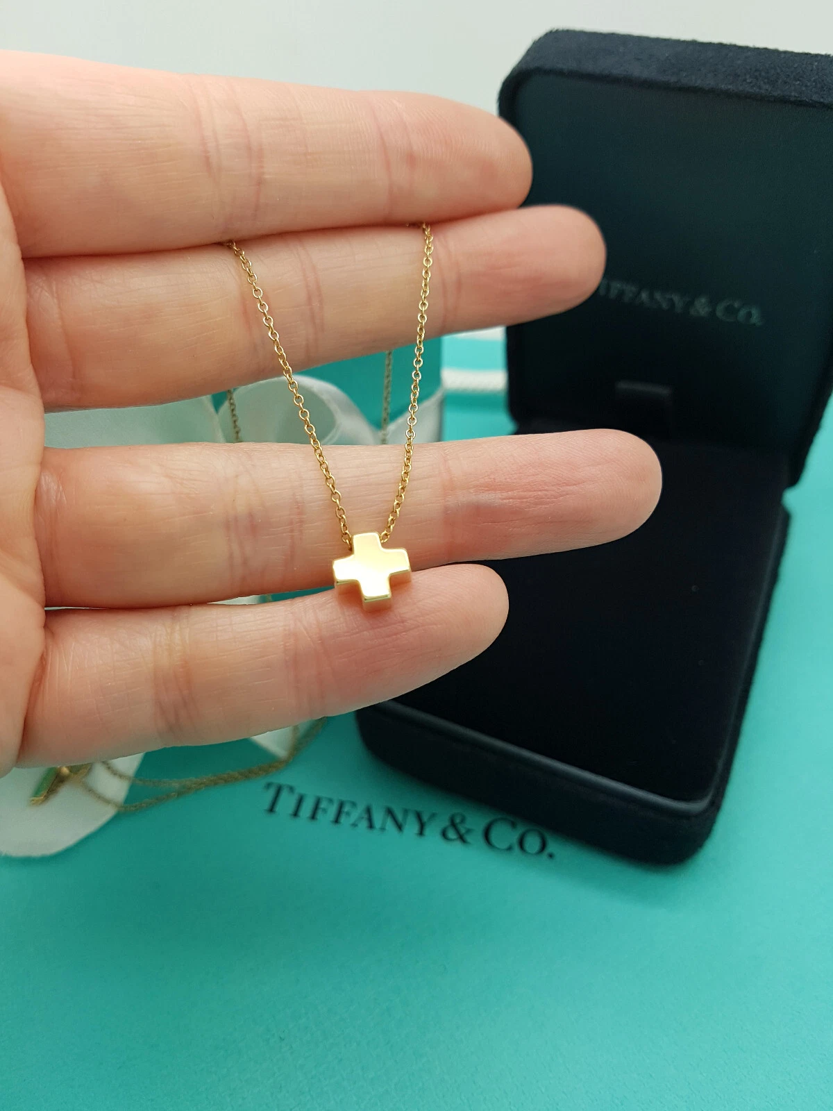 Tiffany & Co. Rarissima collana catena 16" ciondolo croce 3D in oro giallo 18 ct