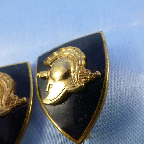Vintage Roman Helmet On Black Enamel Shield Pin Brooch Lot of 2 Gold-Tones - Picture 4 of 7