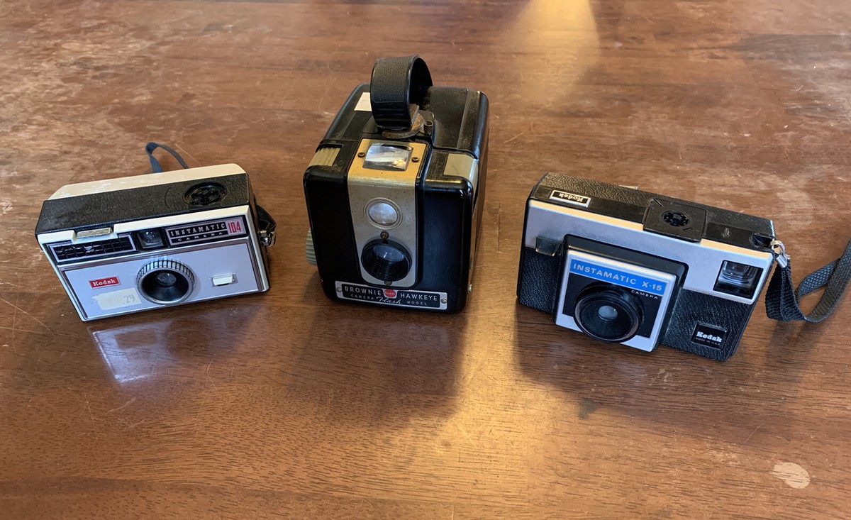 ドイツ製？Kodak ヴィンテージフィルムカメラ Vintage Kodak Camera Lot Brownie Hawkeye Instamatic 104 & X