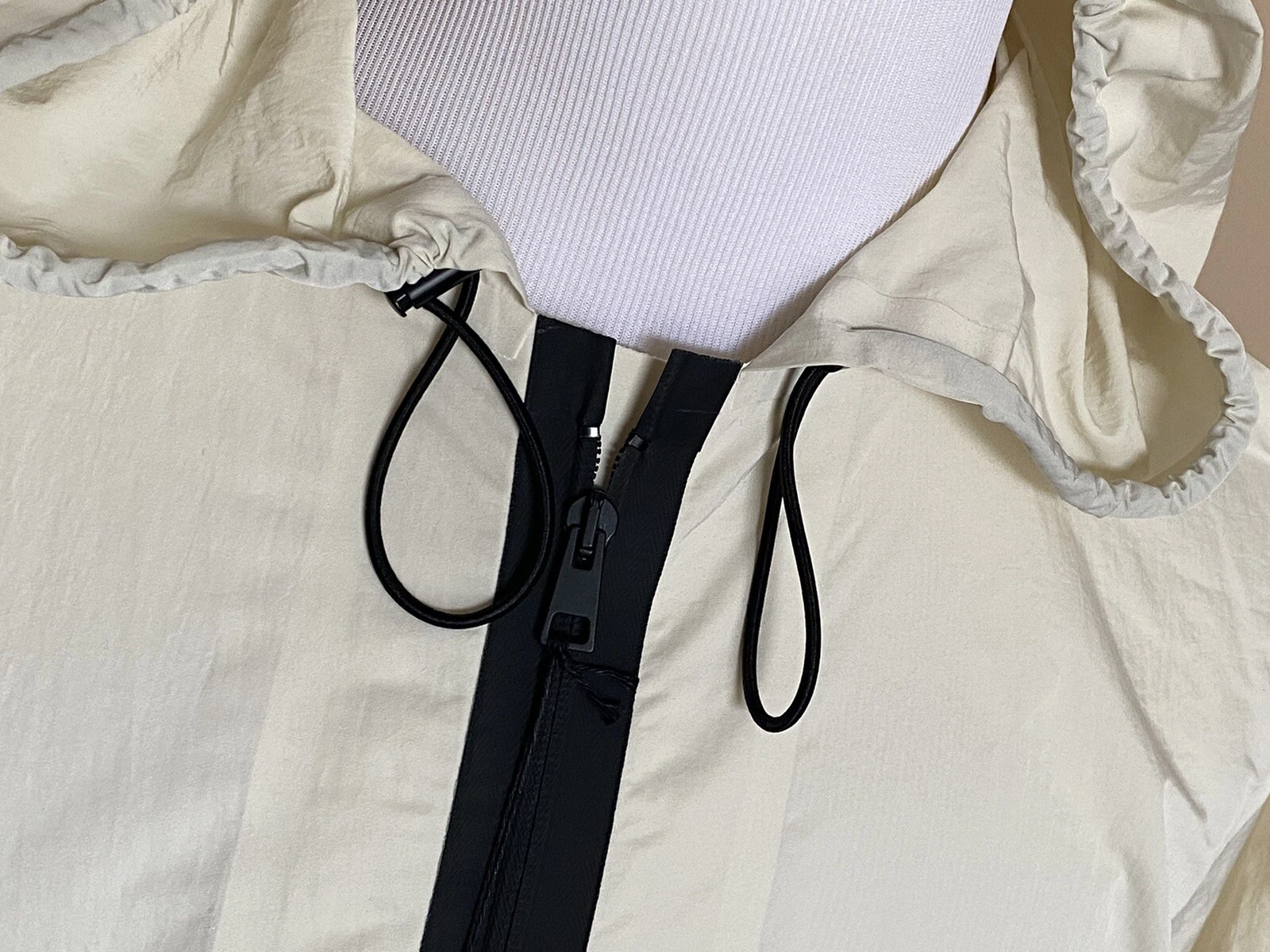 Giacca Bottega Veneta uomo Blouson Tech nylon gesso con cappuccio 40 US NUOVA CON ETICHETTE $1850