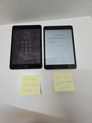 Apple iPad mini Lot Of 2 (5th And 1st Generation) Silver AS IS