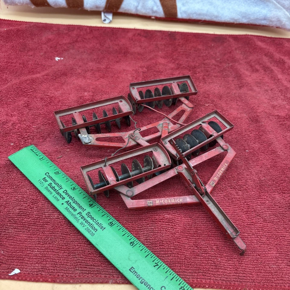 Vintage Tru-Scale IH McCormick Tractor Disk, Harrow, farm Toy Eska - Image 3 of 4