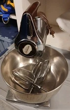 VINTAGE SUNBEAM DELUXE MIXMASTER 12 SPEED MIXER BROWN/CHROME w/BOWL & BEATERS