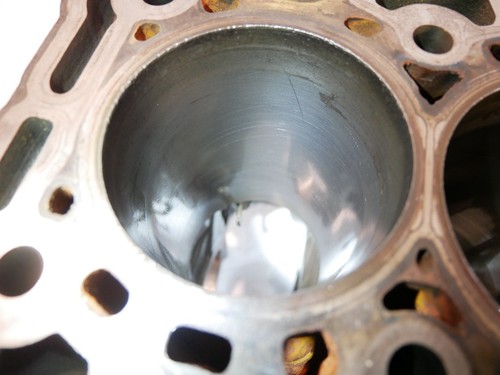 Defective engine block for Ford Transit V363 2.0 EcoBlue RWD YMR6 GK2Q-6015-AB - Picture 8 of 9