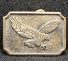 WL15101 VINTAGE 1978  EAGLE FLYING  BIRD ARTWORK MENS SOLID BRASS BELT BUCKLE