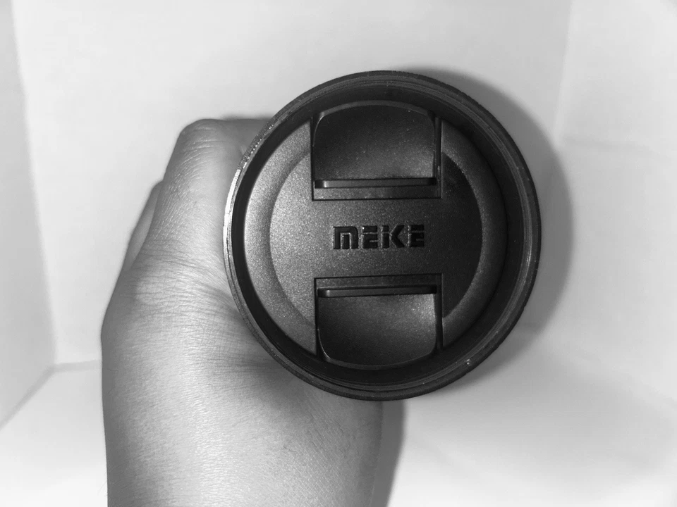 Объектив JINTU 35 мм f/1.8 для Canon — четкая ручная фокусировка, отличное состояние товара - Изображение 3 из 4