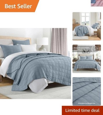 Lightweight King Size Quilt Set with 2 Shams - Adriatic Blue Geometric Elegance
