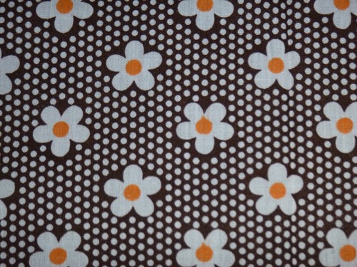 Vtg 70s Flower Power Cotton Fabric Brown With Dots & Daisies 45" x 2+ yds - Picture 5 of 7