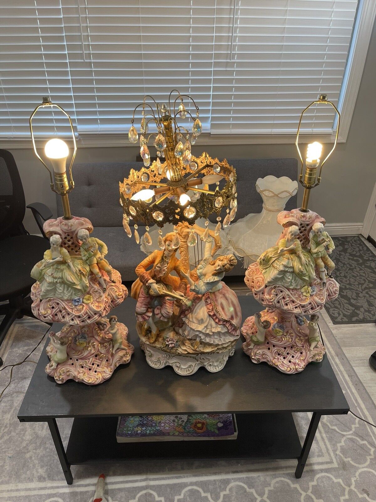 Picture 1 of 24