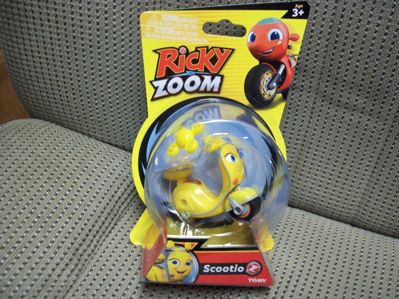 Scootio, Ricky Zoom, 3"  Yellow Scooter  Figure by Tomy NEW