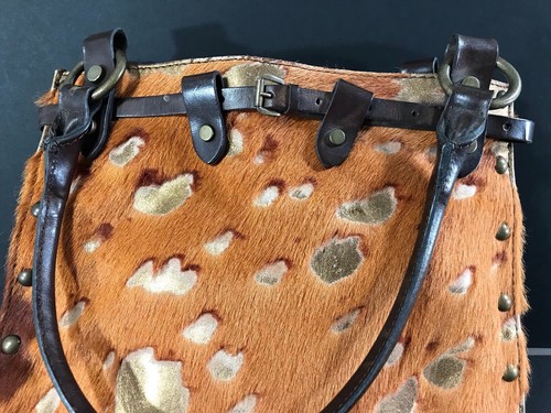 MAURIZIO TAIUTI Handtasche Kalbsleder mit Haaren italienisches Leder metallische Punkte gebraucht, in einwandfreiem Zustand - Bild 2 von 7