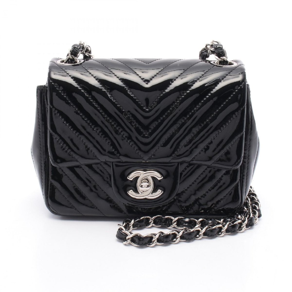CHANEL Chevron V Stitch Patent Leather Shoulder Bag in Pre-Owned Condition