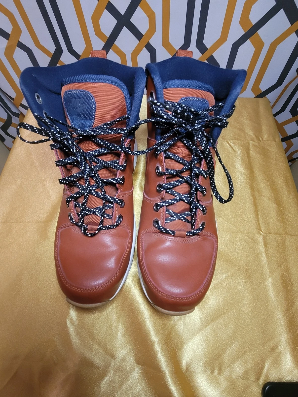 Nike Manoa Leather SE Men’s Boots 8.5 Rugged Orange Hiking Outdoor ACG Style