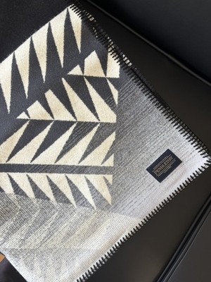 Pendleton x Nike N7  Seven Peaks  Jacquard Throw / Blanket - Black / Grey - USA