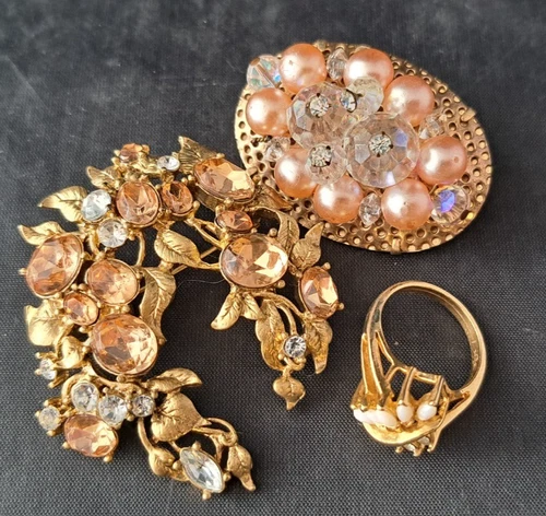 Vintage Costume Jewelry Lot Peach Clear Faux Pearl Rhinestone Brooches & Ring
