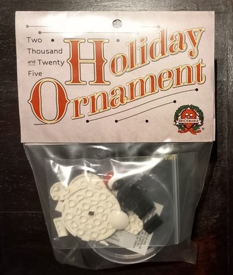 Brickmania - Christmas - BMP091 - 2025 Holiday Ornament - LEGO Custom
