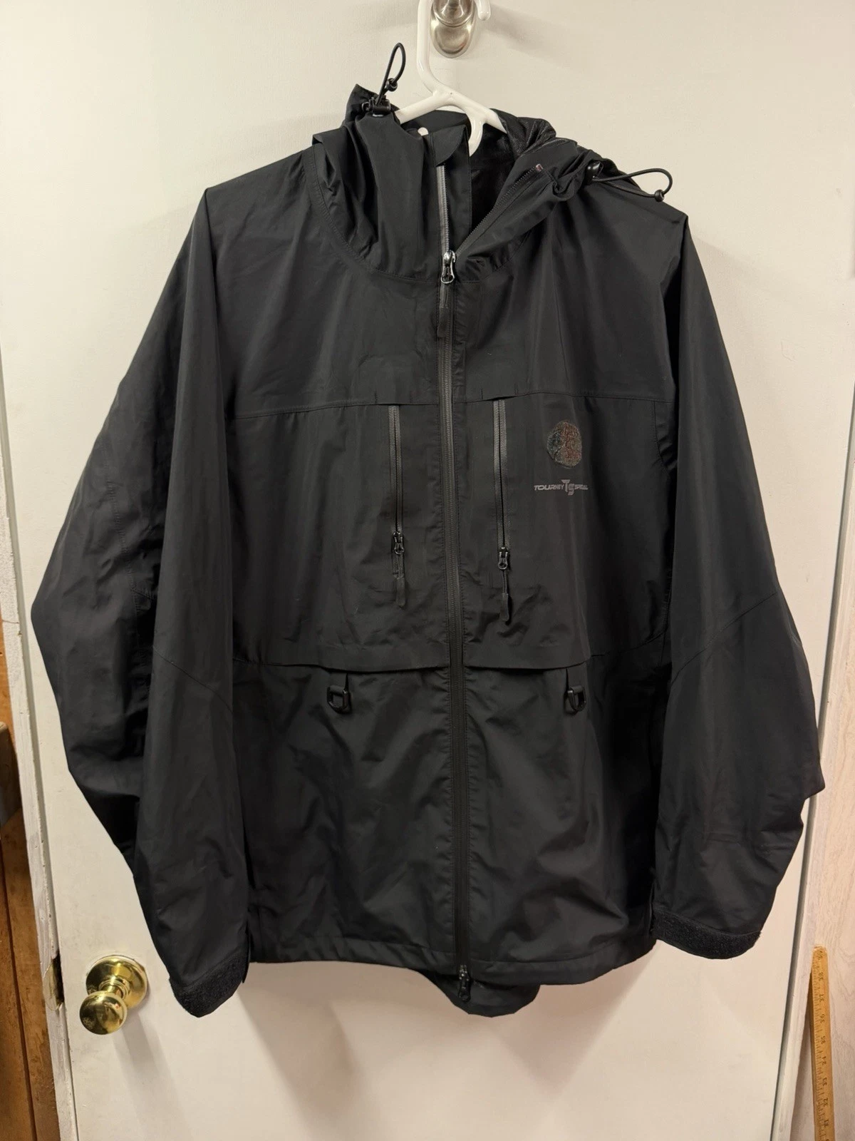 Bass Pro Shops Tourney Special Tech Water Proof Jacket. Men's M Hooded Rain Zip