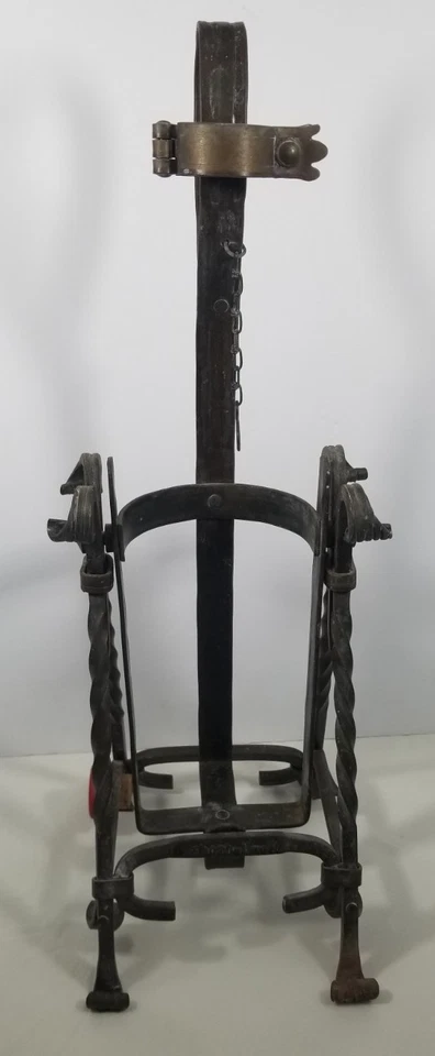 BOTELLA DE VINO OSCILANTE ASBACH URALT EN RELIEVE DE COLECCIÓN VERTER BRANDY HIERRO FORJADO  Foto 2 de 4