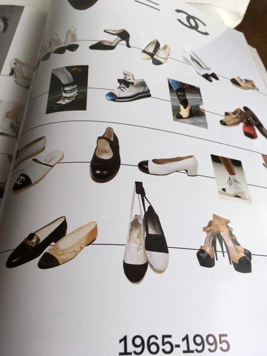 CHANEL 1995 BOUTIQUE Catalog Book - Vintage Rare Early
