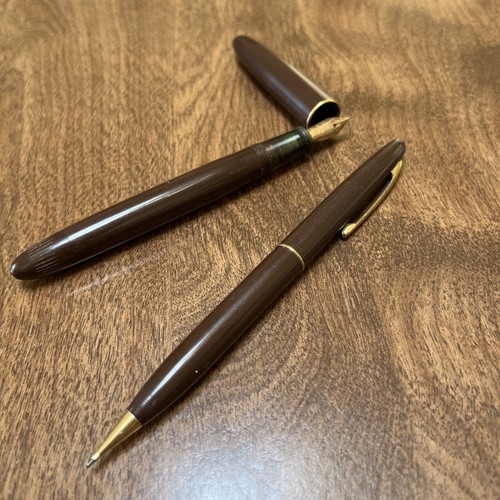 Vintage Sheaffer Brown Fountain Pen 14K Nib & Pencil Set