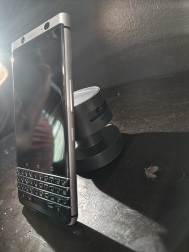 BlackBerry KEYone - 32 GB - Silver (Unlocked) (CA) - Photo 3 sur 8