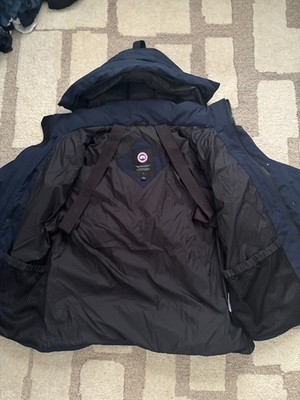 Canada Goose MacMillan Parka Hooded Insulated Full Zip Puffer Jacket Navy Mens M