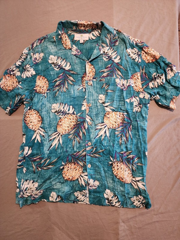 Island Shores Men's Silk Hawaiian Tropical Floral Short Sleeve Button-Up L