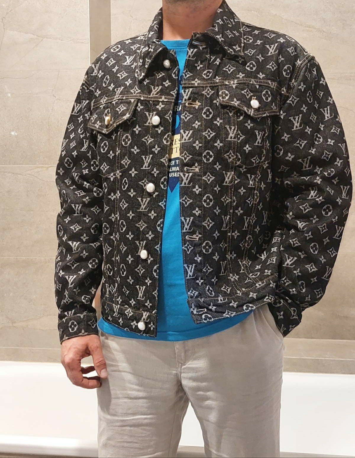 Picture 1 of 4