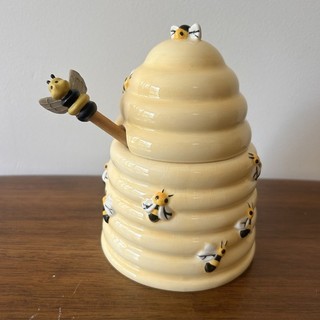 Boston Warehouse Trading Corp 2003 Beehive Honey Pot & Dipper