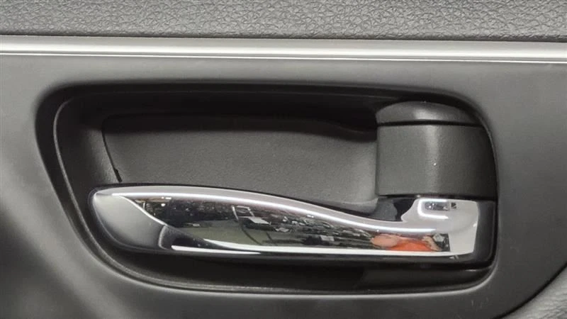 2013-2018 NISSAN ALTIMA RH RIGHT FRONT PASSENGER DOOR TRIM PANEL  - Image 2 of 4